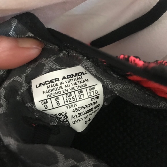 Sold on M🎉Under armour running shoes - Picture 4 of 4